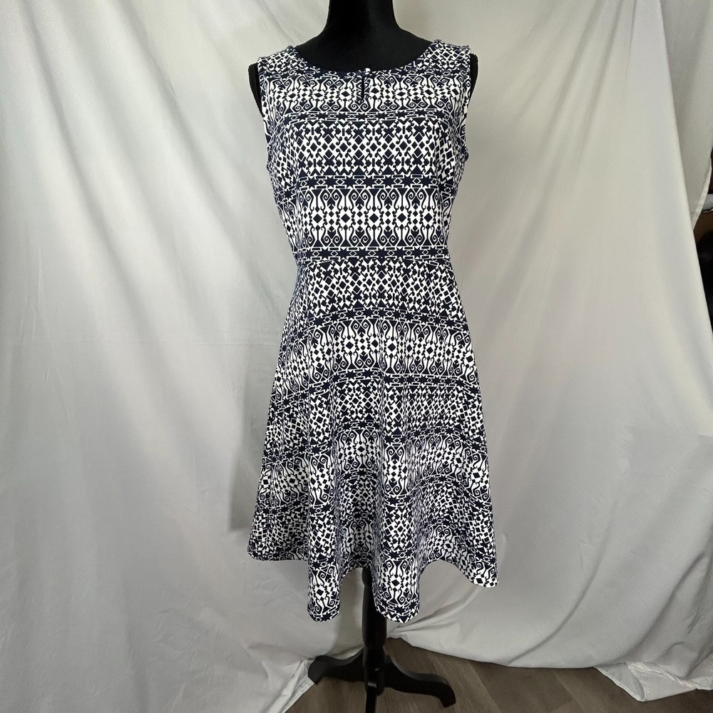 Talbots Fit & Flare Dress Womens Medium Blue White Geo Print Stretch Sleeveless